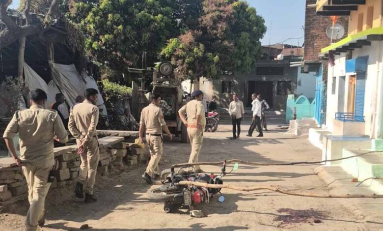 दमोह-में-सनसनी:-जेल-से-छूटते-ही-फिर-बना-कातिल,-रॉड-हथौड़े-से-युवक-की-बेरहमी-से-हत्या