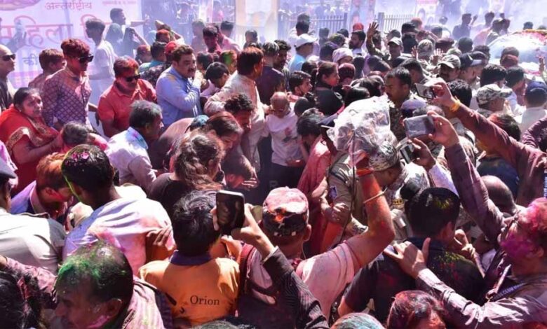 उज्जैन में रंग पंचमी की गेर के दौरान पटाखा फटा, मची अफरातफरी; 5 लोग घायल, बड़ा हादसा टला