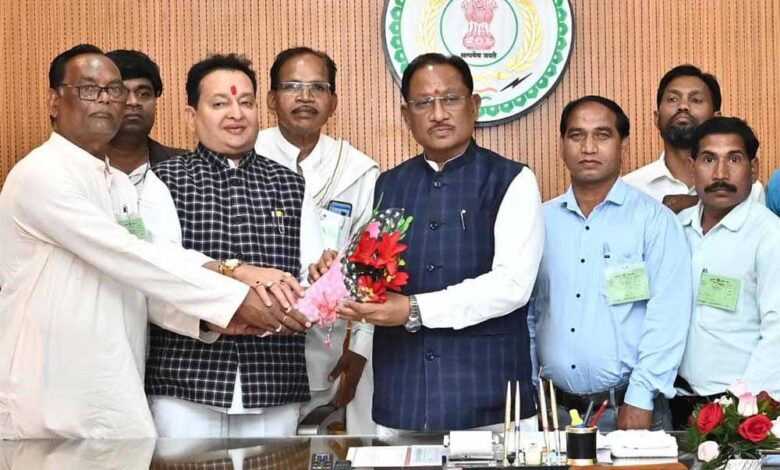 फुले-नकुल-अम्बेडकर-जयंती-मेला-महोत्सव-के-लिए-मुख्यमंत्री-को-मिला-आमंत्रण