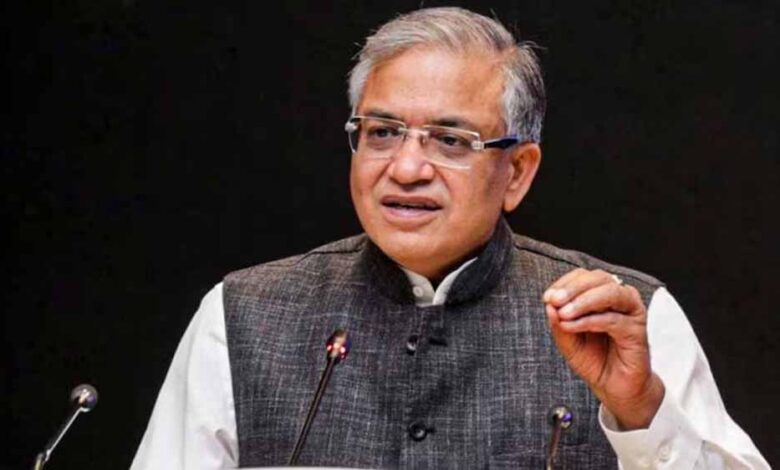 CEC ज्ञानेश कुमार को हटाने की मांग: 193 विपक्षी सांसदों ने संसद में दिया नोटिस