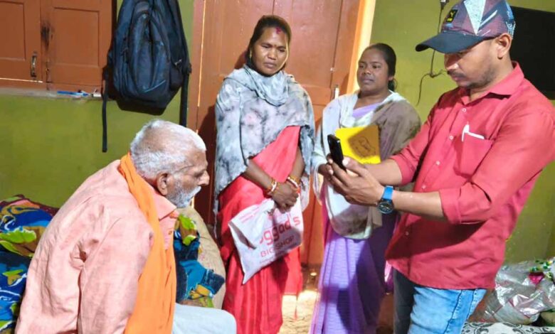 आयुष्मान-और-वय-वंदन-कार्ड-वितरण-में-प्रदेश-का-अग्रणी-जिला-बना-बस्तर