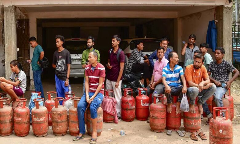 संसद-की-कैंटीन-में-चाय-और-कॉफी-की-कमी,-lpg-सिलेंडर-की-किल्लत-की-वजह-से-परेशानी!