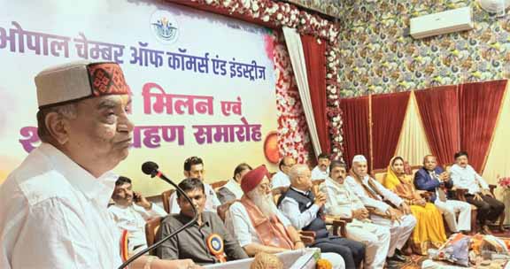 व्यापारिक-हितों-के-साथ-सामाजिक-सरोकार-निभाने-का-संकल्प,-चेंबर-ऑफ-कॉमर्स-के-शपथ-ग्रहण-में-दिखी-एकजुटता