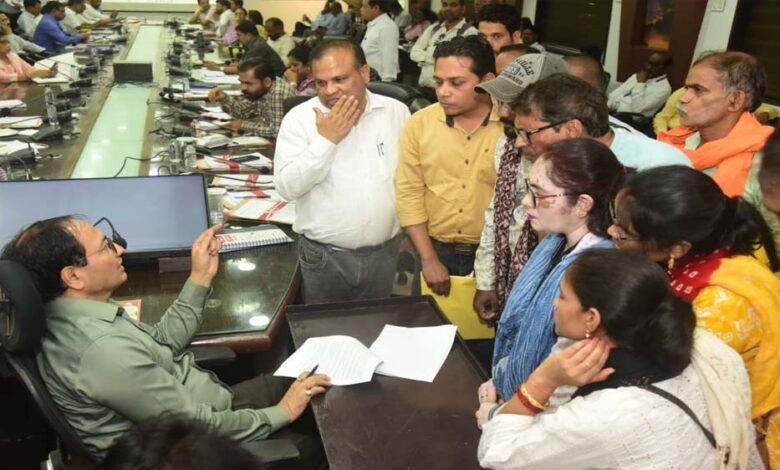कलेक्टर-ने-जनदर्शन-में-सुनी-आमजनों-की-समस्याएं,-अधिकारियों-को-दिए-त्वरित-कार्यवाही-के-निर्देश