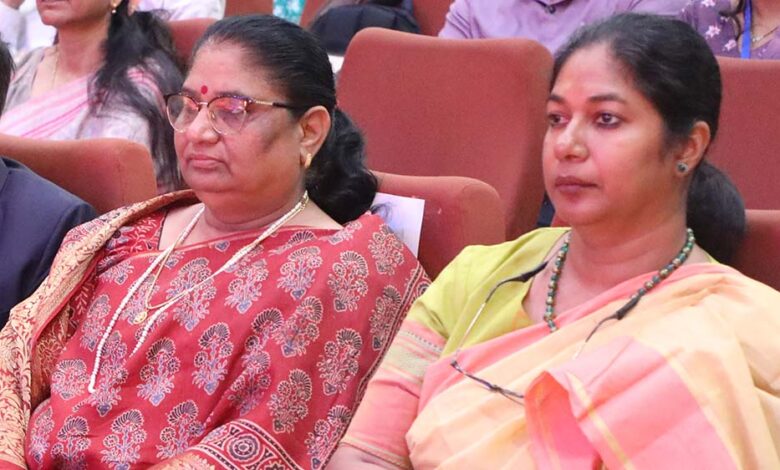 दिव्यांग-बच्चों-को-परिवार-से-जोड़ने-के-लिए-व्यापक-जागरूकता-अभियान-की-आवश्यकता:-मंत्री-सुश्री-निर्मला-भूरिया