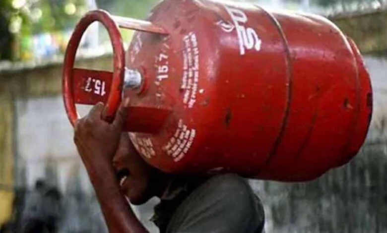 प्रदेश-में-एलपीजी-आपूर्ति-सुचारु:कमर्शियल-उपभोक्ताओं-के-लिए-प्राथमिकता-आधारित-वितरण-व्यवस्था-लागू