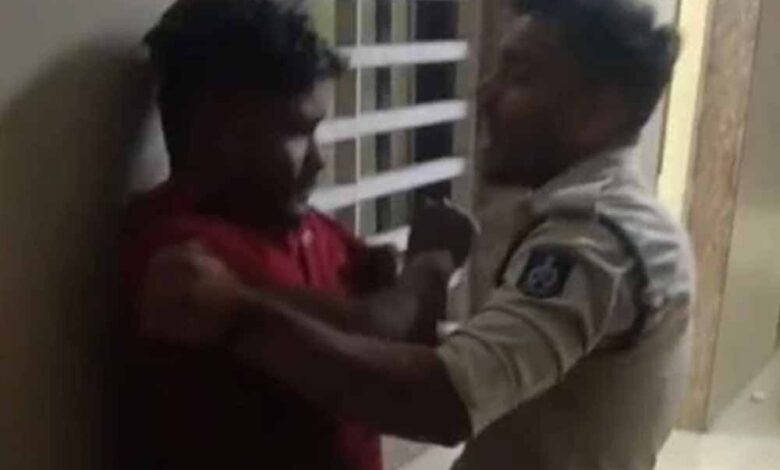 दमोह-जिला-अस्पताल-में-बवाल,-जेल-प्रहरी-की-वर्दी-फाड़ने-की-कोशिश;-वीडियो-वायरल,-जांच-शुरू