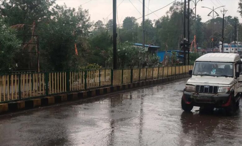 भोपाल,-जबलपुर-समेत-आधे-mp-में-बारिश,-कई-जिलों-में-ओले-गिरने-से-फसलों-को-नुकसान;-34-जिलों-में-अलर्ट