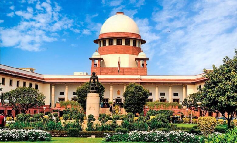 CM पर धमकाने का आरोप, महिला पहुंची सुप्रीम कोर्ट; जज की टिप्पणी से बढ़ी चर्चा