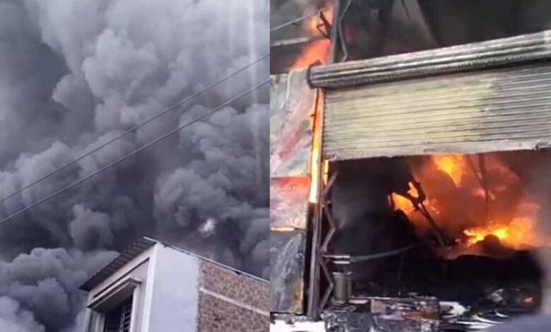 इंदौर-में-भीषण-आग:-स्क्रैप-गोदाम-से-उठा-धुएं-का-गुबार,-कई-किमी-दूर-तक-दिखा-असर