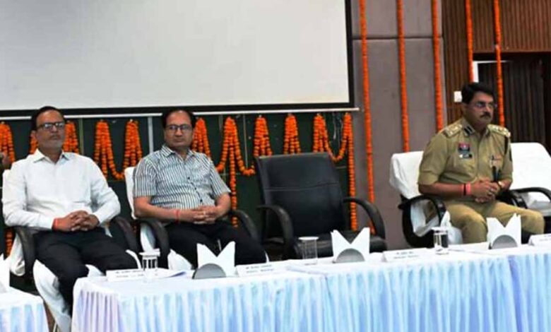 श्रमिकों-की-सुरक्षा-सुनिश्चित-करना-उद्योगों-की-जिम्मेदारी:-संभागायुक्त