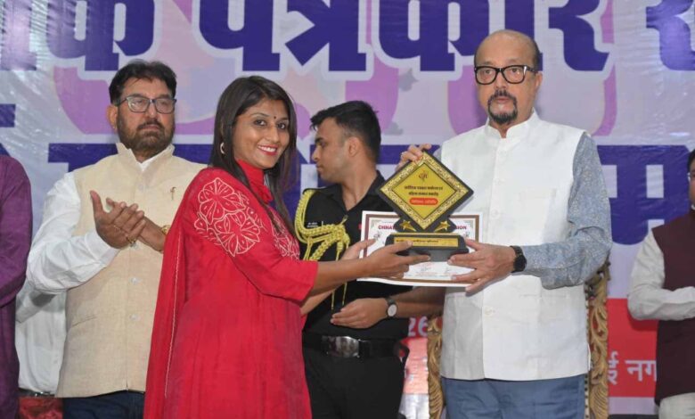 लोकतंत्र का चौथा स्तंभ बने और मजबूत, जनहित सर्वोपरि रखें: राज्यपाल डेका