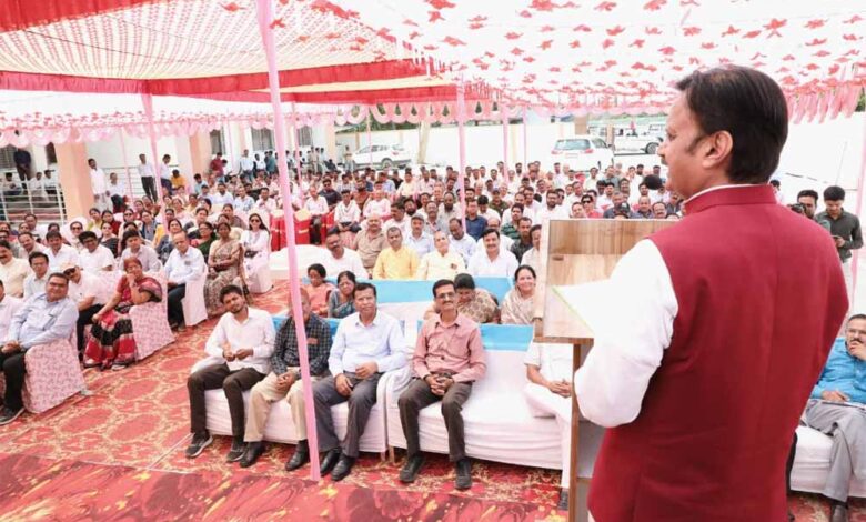 अधोसंरचना-विकास-के-साथ-शिक्षा-में-गुणात्मक-विकास-आवश्यक-–-उप-मुख्यमंत्री-शुक्ल