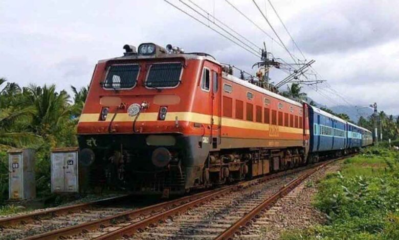 अब और तेज दौड़ेगी श्रीधाम एक्सप्रेस, एलएचबी रैक से यात्रियों को मिलेगा आरामदायक सफर