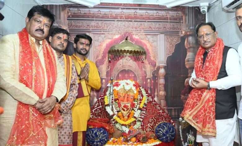 मुख्यमंत्री-विष्णुदेव-साय-ने-चंदखुरी-में-माता-कौशल्या-एवं-भगवान-श्रीराम-के-किए-दर्शन:-प्रदेश-की-सुख-समृद्धि-की-कामना-की