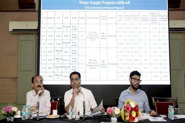 पुरानी-नलकूप-सेवाओं-को-बंद-कर-नवीन-जल-प्रदाय-प्रणाली-से-जुड़ें-नगरीय-निकाय-:-प्रबंध-संचालक-श्री-भोंडवे