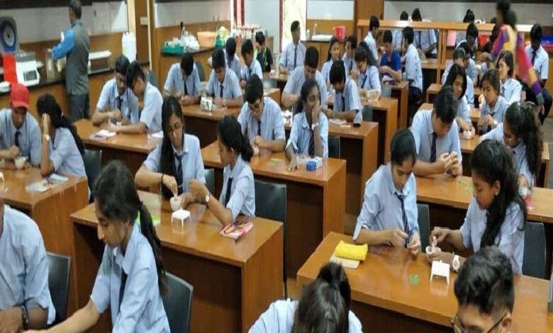 सरकारी-स्कूलों-में-कलेक्टर-समेत-162-अधिकारी-करेंगे-पढ़ाई,-नए-शैक्षणिक-सत्र-में-होंगे-बड़े-बदलाव