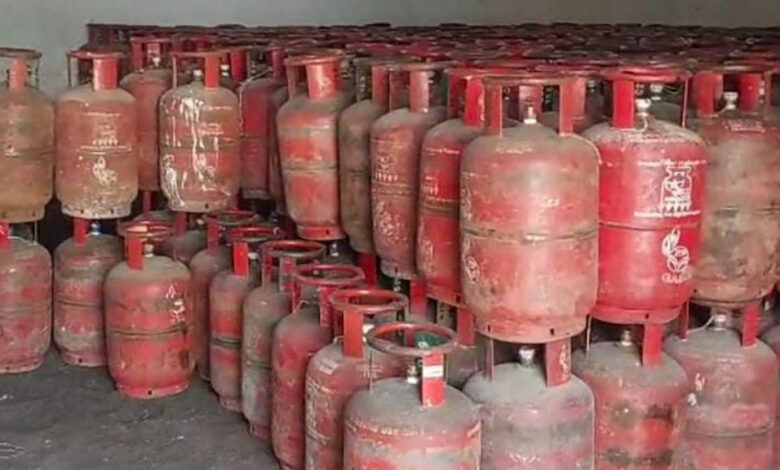 बिलासपुर-में-ईंधन-का-पर्याप्त-भंडार,-अफवाहों-पर-न-दें-ध्यान,-कलेक्टर-संजय-अग्रवाल-ने-दी-राहत