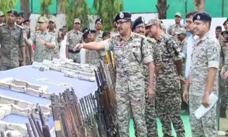 दण्डकारण्य-में-25-माओवादियों-ने-किया-सरेंडर,-cm-साय-बोले—-यह-विश्वास-की-जीत