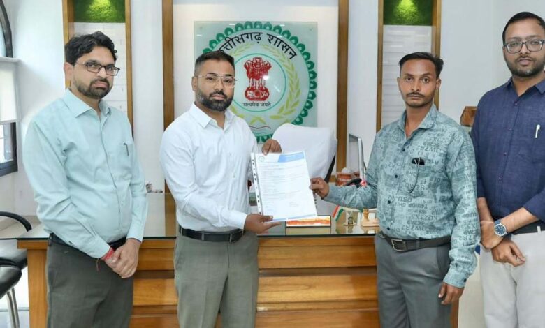 नक्सल-पीड़ितों-को-नया-जीवन:-कलेक्टर-ने-सौंपे-नियुक्ति-पत्र,-कांकेर-बना-पहला-प्रशिक्षण-और-रोजगार-प्रदान-करने-वाला-जिला