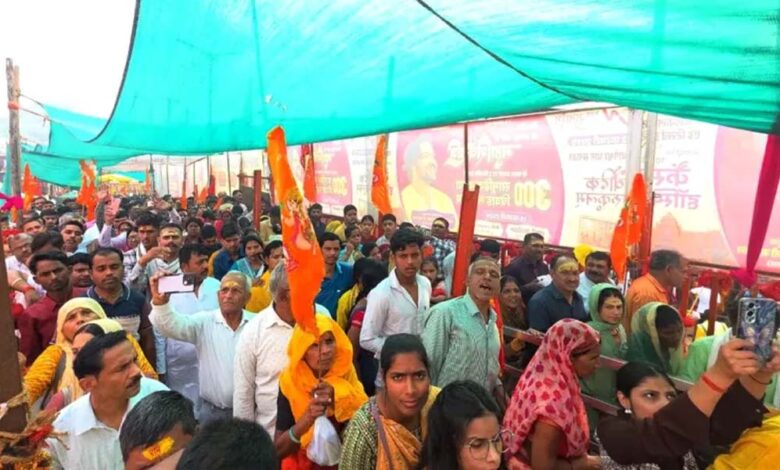 बागेश्वर-धाम-में-हनुमान-जन्मोत्सव-की-धूम,-देश-दुनिया-से-पहुंचे-हजारों-श्रद्धालु