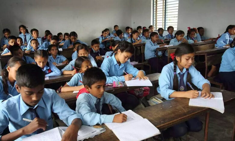 भोपाल-में-आज-अधिकारी-बने-शिक्षक,-102-सरकारी-स्कूलों-में-अफसरों-ने-ली-क्लास,-बच्चों-से-किया-संवाद