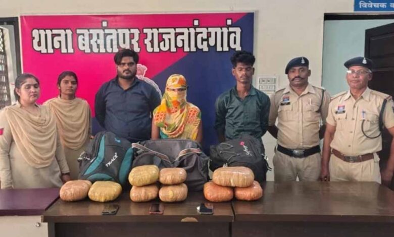 राजनांदगांव-में-बड़ा-खुलासा:-पुलिस-को-देख-घबराए-तस्कर,-9-किलो-से-ज्यादा-गांजा-बरामद