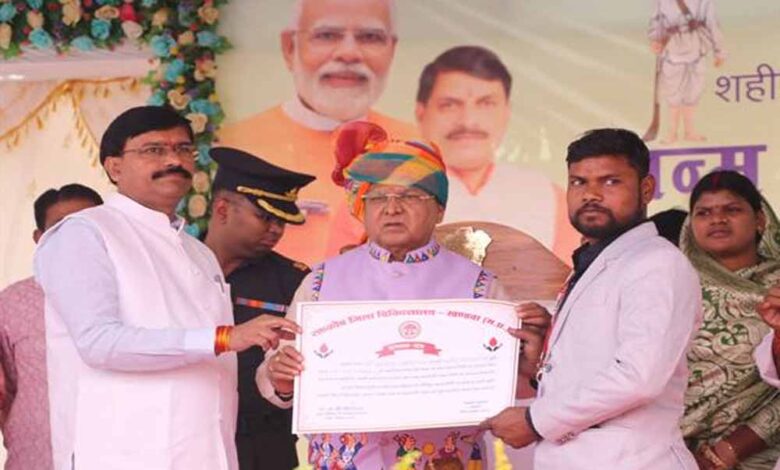 नजातीय-जननायकों-का-स्वतंत्रता-संग्राम-में-योगदान-अभिनंदनीय-:-राज्यपाल-पटेल