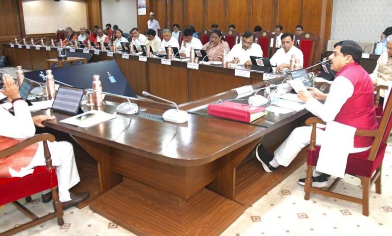 mp-कैबिनेट-का-बड़ा-फैसला:-अनुसूचित-जनजाति-छात्रों-को-छात्रगृह-योजना-में-₹10,000,-उज्जैन-में-एयरबस-संचालन