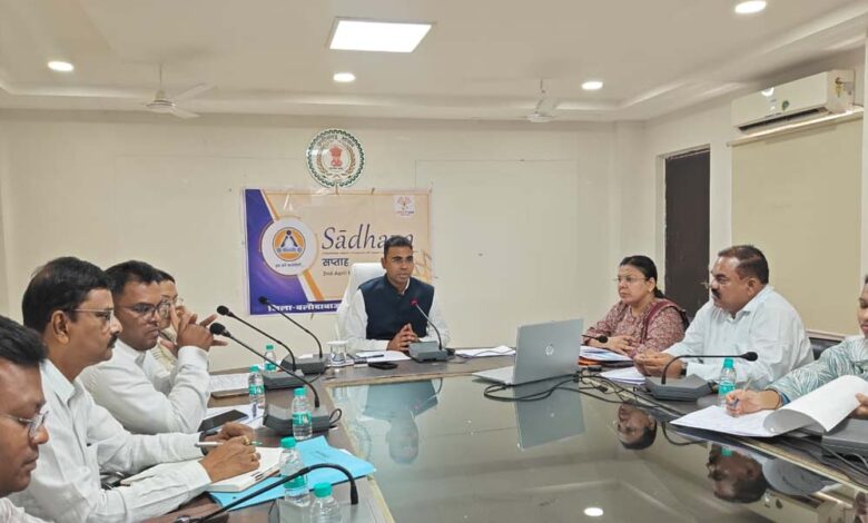 बलौदाबाजार-:-लोक-सेवा-गारंटी-के-प्रकरणों-का-समय-सीमा-में-करें-निराकरण-कलेक्टर