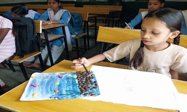 जबलपुर-की-शिक्षिका-मंजू-जायसवाल-का-अनोखा-प्रयोग,-चित्रों-के-जरिए-बच्चों-को-सिखा-रही-हैं-गणित,-95%-रिजल्ट