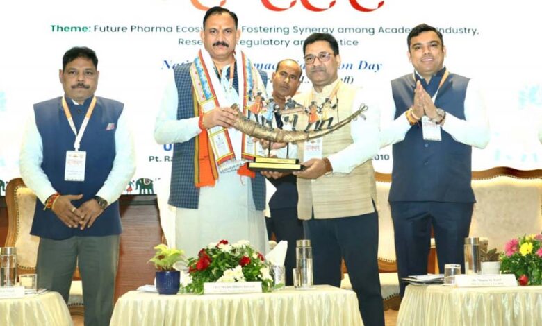 रायपुर-:-फार्मेसी-शिक्षा-और-शोध-से-बदलेगी-स्वास्थ्य-व्यवस्था:-स्वास्थ्य-मंत्री-जायसवाल