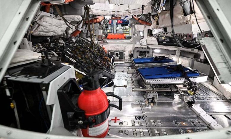 अंतरिक्ष-में-फंसा-192-करोड़-का-टॉयलेट,-चंद्रमा-से-लौट-रहे-4-यात्री-अजीब-मुश्किल-में