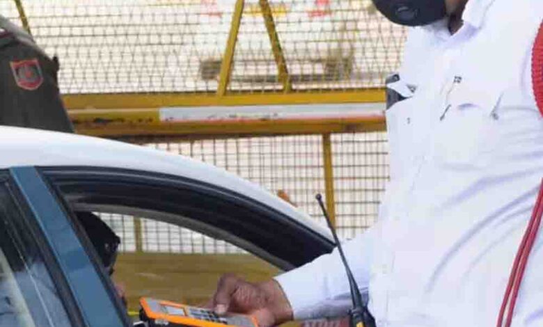 हैदराबाद:-चालान-से-बचने-के-लिए-फ्लिप-नंबर-प्लेट-लगाने-वाले-bmw-चालक-पर-केस