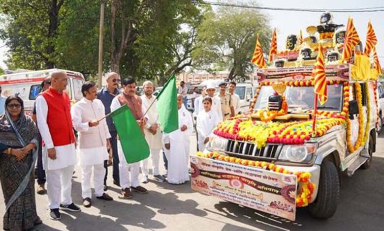 पारिवारिक-संस्कृति-व-प्रेम,-शांति,-सद्भावना-रथ-को-मुख्यमंत्री-डॉ.-यादव-ने-दिखाई-हरी-झण्डी