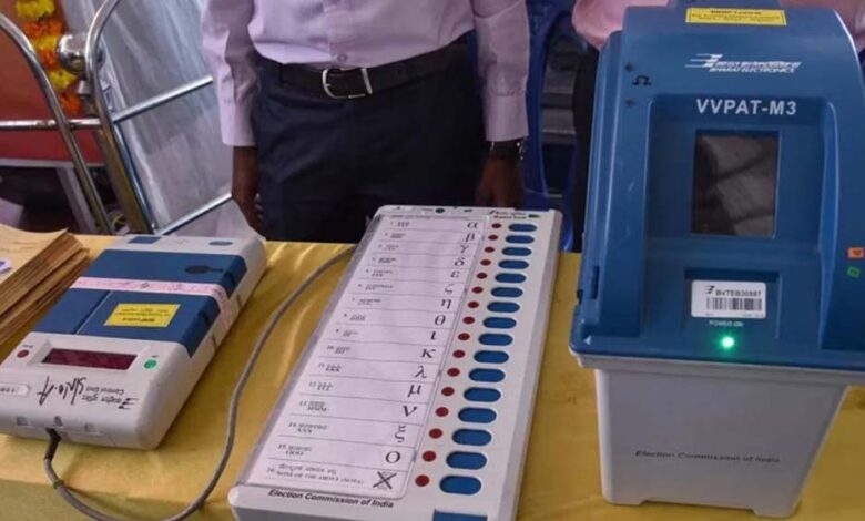 evm-के-बटन-पर-गोंद-या-परफ्यूम-लगाने-पर-होगी-सख्त-कार्रवाई,-बंगाल-चुनाव-से-पहले-ec-का-अलर्ट