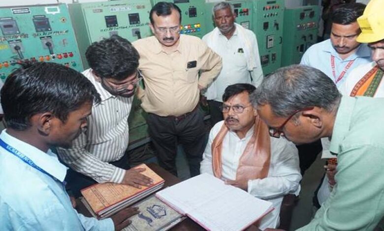 निर्बाध, सुरक्षित एवं गुणवत्तापूर्ण विद्युत आपूर्ति सुनिश्चित करना सर्वोच्च प्राथमिकता : ऊर्जा मंत्री तोमर