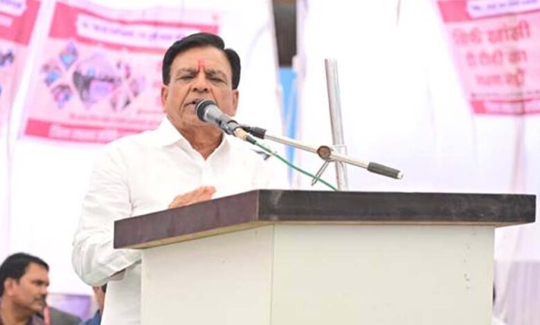 मेडिकल-कॉलेजों-में-डॉक्टरों-की-कमी-की-शीघ्र-होगी-पूर्ति-:-उप-मुख्यमंत्री-देवड़ा