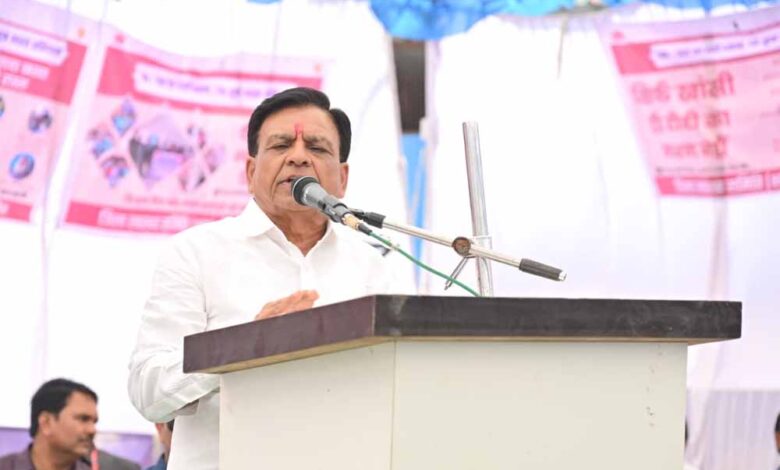 मेडिकल-कॉलेजों-में-डॉक्टरों-की-कमी-की-शीघ्र-होगी-पूर्ति-:-उप-मुख्यमंत्री-देवड़ा