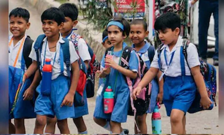 एमपी-में-भीषण-गर्मी-से-परेशान-बच्चों-के-लिए-स्कूलों-की-छुट्टी-का-प्रस्ताव,-कलेक्टर-की-मंजूरी-का-इंतजार!