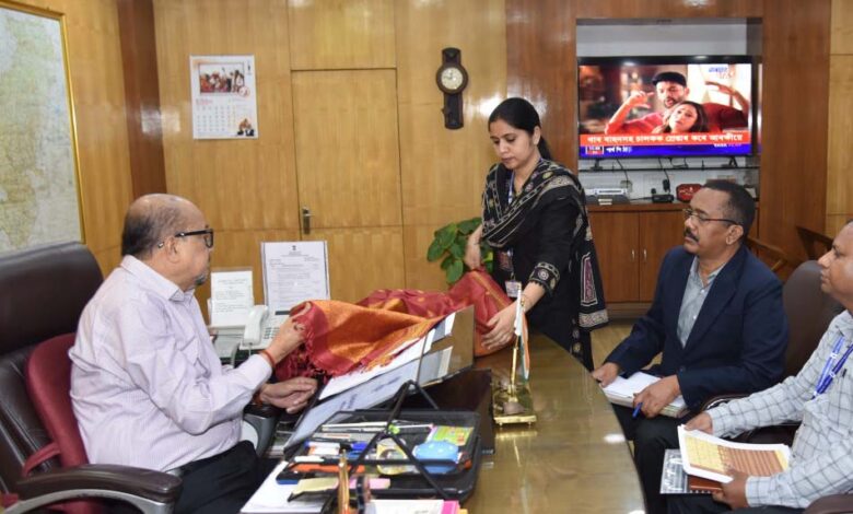 रायपुर-:-राज्यपाल-ने-कोसा-वस्त्रों-के-नवाचार-और-बुनकरों-के-आर्थिक-सशक्तिकरण-पर-दिया-जोर