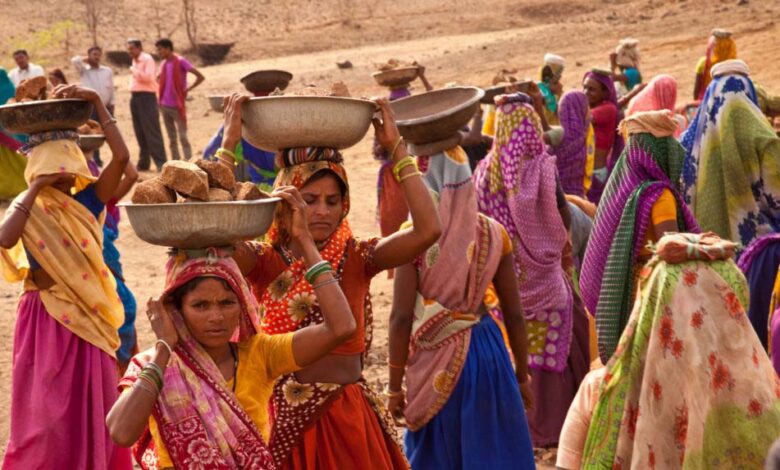 कोरिया-:-’राज्य-से-आए-तकनीकी-अधिकारी-एस-के-साहू-ने-परखी-मनरेगा-कार्यों-की-गुणवत्ता’