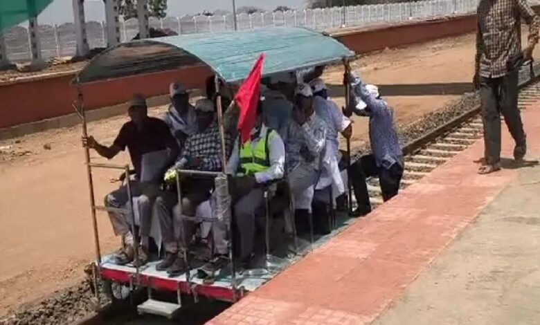 बुरहानपुर में नई रेल लाइन का सफल ट्रायल, महाराष्ट्र तक बढ़ेगी कनेक्टिविटी, 135 की स्पीड से दौड़ी ट्रेन