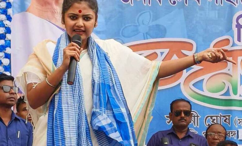 चुनावी-मंच-पर-सायोनी-घोष-का-अलग-अंदाज़,-संस्कृत-मंत्र-से-लेकर-कलमा-तक-का-जिक्र