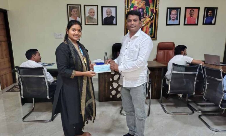 आर्थिक-तंगी-से-रंजना-की-छुटी-पढ़ाई,-उप-मुख्यमंत्री-विजय-शर्मा-के-सहयोग-से-फिर-होगी-शुरू-उप-मुख्यमंत्री-विजय-शर्मा