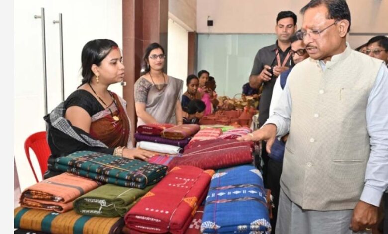 हाथ-करघे-से-कमाई-तक-ग्राम-नारी-की-महिलाओं-की-सफलता-का-राज