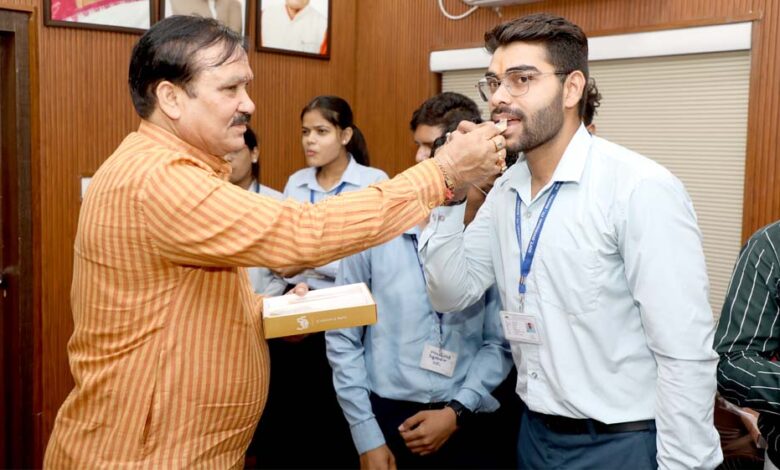 उद्योग-की-मांग-के-अनुसार-ट्रेड्स-का-प्रशिक्षण-देकर-प्लेसमेंट-कराना-सुनिश्चित-करें-:-मंत्री-टेटवाल