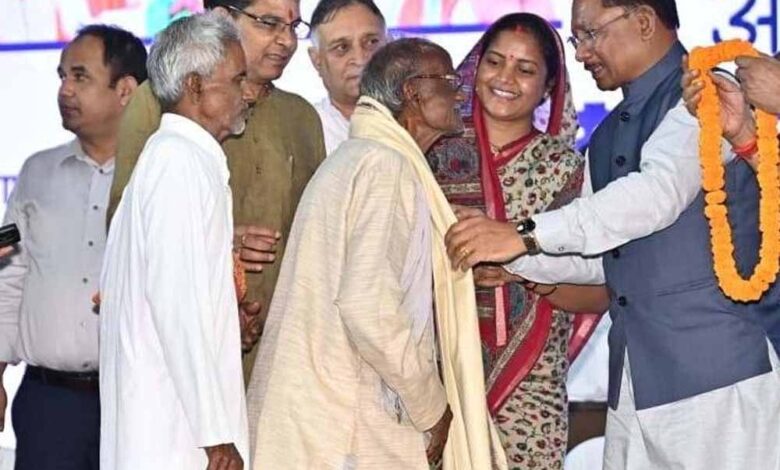 छत्तीसगढ़-में-वरिष्ठ-नागरिकों-के-लिए-मजबूत-सामाजिक-सुरक्षा-तंत्र