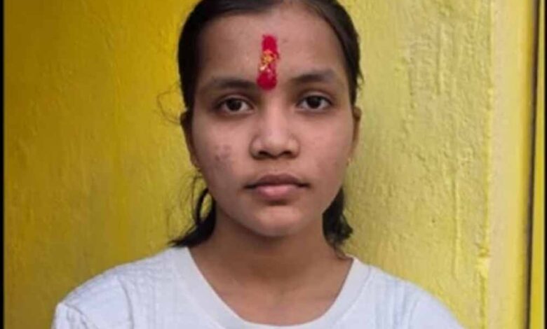 छत्तीसगढ़-टॉपर्स-में-चमकी-कवर्धा-की-रिया,-98.83%-अंक-लेकर-बनीं-सेकंड-टॉपर