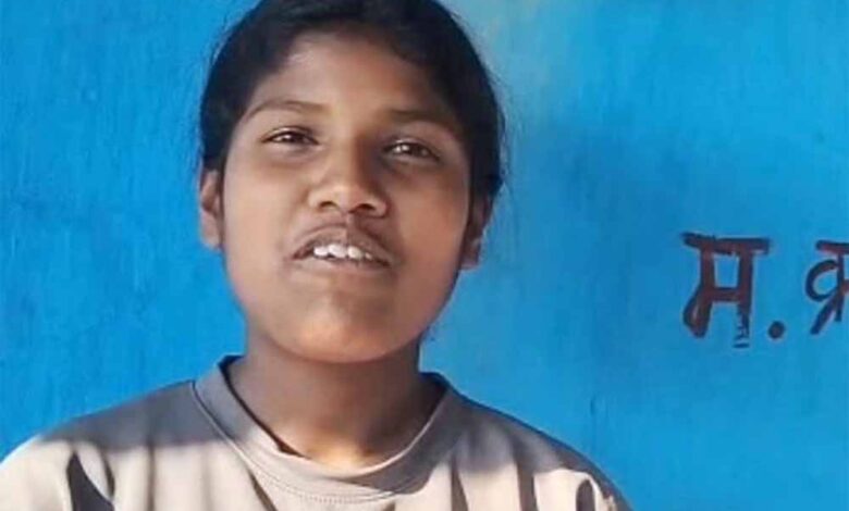 बस्तर-की-पद्मा-के-घर-लौटी-रोशनी-साय-सरकार-की-‘बिजली-बिल-समाधान-योजना’-बनी-अनाथ-बेटी-का-संबल